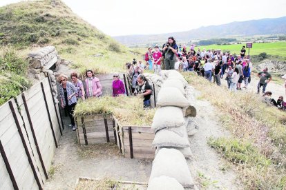 Decenas de personas participaron en las visitas guiadas en el Tossal del Merengue de Camarasa.