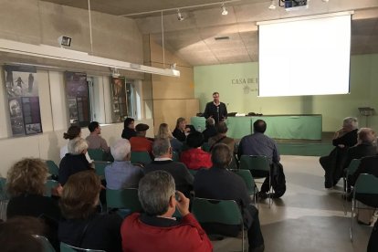 La presentació dels tres dissenys per a la futura bandera de les Borges Blanques.