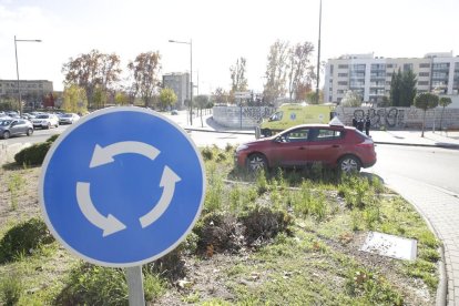 Accident d'un cotxe d'autoescola a Lleida