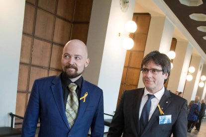 Mikko Kärnä, amb Carles Puigdemont en una imatge d’aquest dijous a Hèlsinki.