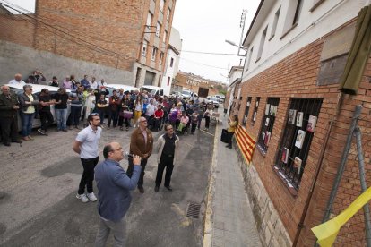 Cervera va inaugurar la nova placa del carrer que recorda l’1-O.