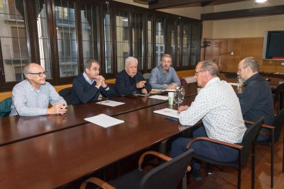 Reunión entre la Fundació Oró y la Paeria, ayer. 