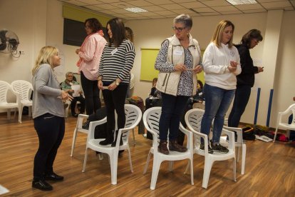 Educadoras, durante uno de los ejercicios del curso.