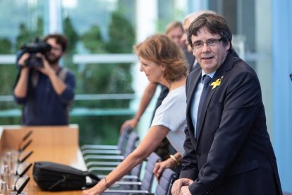 Carles Puigdemont, ahir a l’arribar a la roda de premsa que va oferir des d’Alemanya.