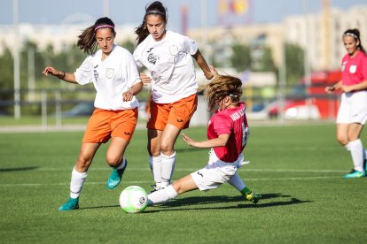 Les jugadores porten brodat a la samarreta el lema #Orgullosa.