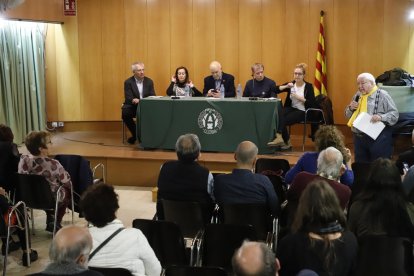 Mesa redonda con la ausencia de PSC, PP y Cs