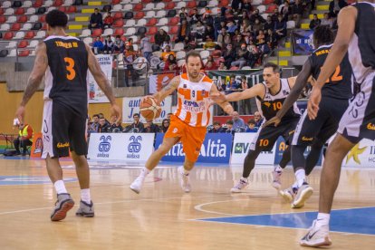 Sergi Pino, muy apagado, volvió a medirse al Lleida.