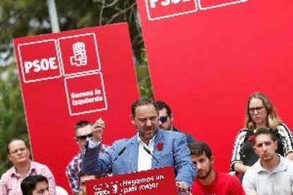 El PSOE descarta negociar la moción de censura