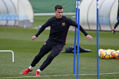 Philippe Coutinho durant l’entrenament d’ahir del Barça a la Ciutat Esportiva.