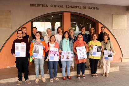 Representants de Dones Arrel, Fòrum Femení d'Opinió, L'Èxit, Comissió de Gènere La Soll, Comissió de Gènere Agrat, Dones Verge del Pedregal i APADOC (Associació de Persones Afectades de Dolor Crònic).