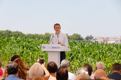 Presentó ayer en Gimenells el programa de los populares para la agricultura y la industria agroganadera y aseguró que “el agua será prioridad número uno” si gobierna