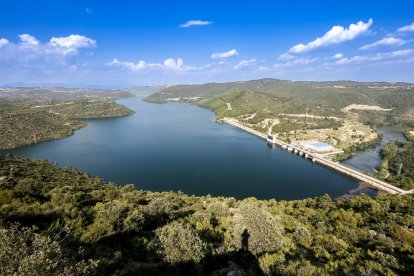 Actualmente se está redactando el plan director del embalse de Rialb que debe estar listo en un año. 