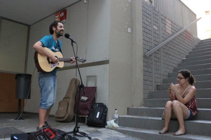 Ignasi Arévalo, a les escales dels carrers Sant Pau i la Palma.