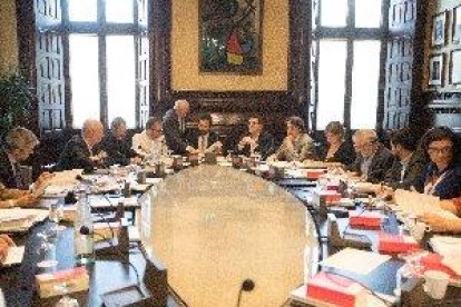 La Mesa Parlament rechaza las peticiones de Cs, PSC y PPC contra el voto delegado de Comín