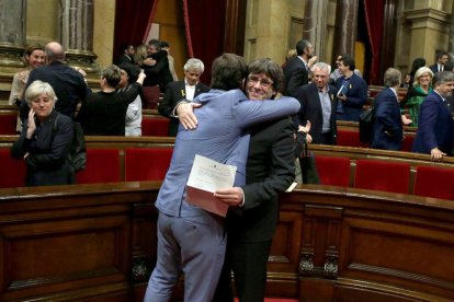 Carles Puigdemont, tras aprobarse la DUI en el pleno del Parlament.