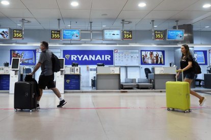 Mostradors de Ryanair a l'aeroport de Barajas.