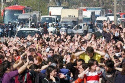 Bloquegen els accessos a la Universitat Autònoma de Barcelona el primer dia vaga