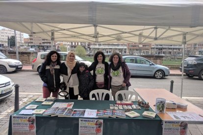 Anna Solà, Bahija Pami, Marta Blanch i Miracle Solà són Dóna Pas.