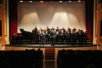 Un moment del concert ofert per la coral d’Anglesola.