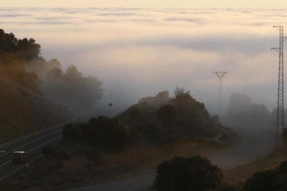 Al límit nord entre Lleida i Osca, els viatgers s'endinsen en un enorme banc de boira.