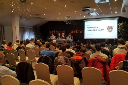 Un momento de la asamblea celebrada ayer en el Principat.