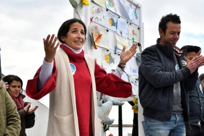 Los padres, Patricia Ramírez  y Ángel Cruz, durante la inauguración.