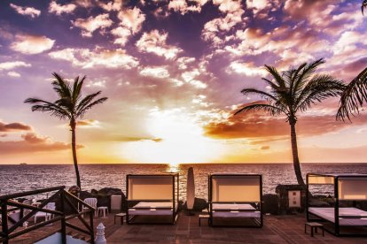 postes de sol. A les platges de Tenerife, les postes de sol sobre l’Atlàntic són espectaculars.