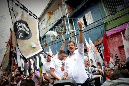 El izquierdista Fernando Haddad, ayer, en el cierre de campaña.