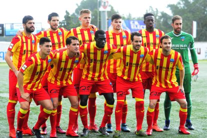 Equipo inicial con el que el Lleida saltó al campo de la Peña Deportiva el pasado domingo.