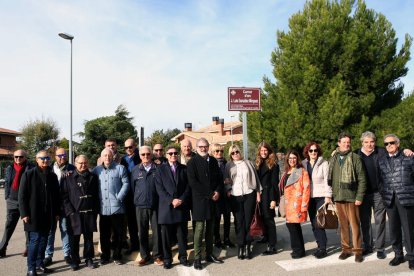 Larrosa, amb familiars i amics de González, ahir a Raimat.