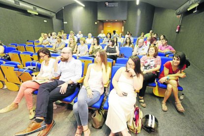 Asistentes a la jornada, ayer, en la Sala Jaume Magre.