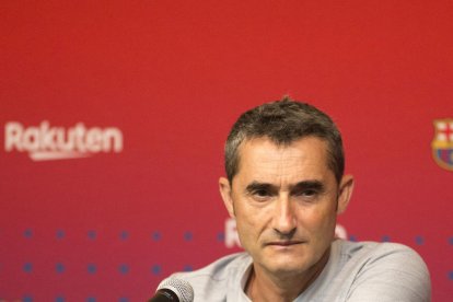 Ernesto Valverde durante su conferencia de prensa en una universidad californiana.