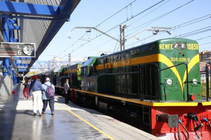 Imatge d’arxiu del comboi històric del Tren dels Llacs.