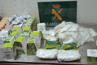 La Guàrdia Civil va confiscar 24 quilos de cocaïna.