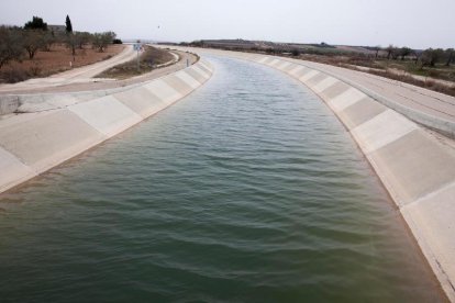 El Segarra-Garrigues llenó ayer el canal principal para llenar balsas de riego.