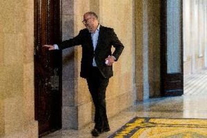 JxCat descarta forçar la Mesa del Parlament a desobeir i censura les 