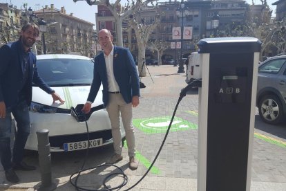 Torres i Vidal, al punt de càrrega de la plaça Mercadal.