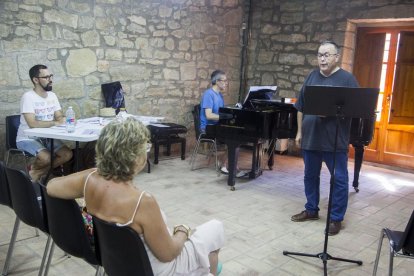 Los participantes pueden escoger entre dos modalidades: técnica vocal y canto. 