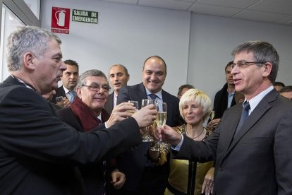 Andreu Subies, brindant amb Villar, del qual va ser un dels homes de confiança a l’Espanyola.