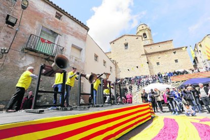 El ‘toc a la llibertat’ de campanes per reclamar l’alliberament dels Jordis i els polítics independentistes empresonats.