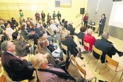 El colegio Ciutat Jardí acogió ayer la reunión informativa.