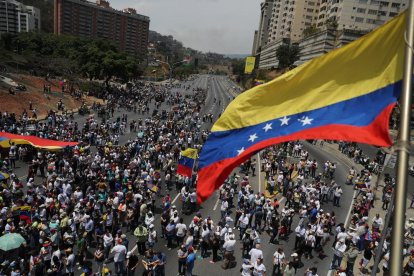 Guaidó y Maduro instaron a sus simpatizantes a llenar las calles para medir sus fuerzas en Venezuela.