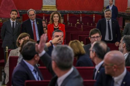 Els líders independentistes el dia que va començar el judici. Al fons, entre d’altres, la consellera Capella.