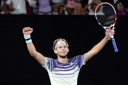 Dominic Thiem celebra la victòria contra Zverev.