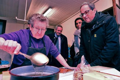 Imatge de Quim Torra ahir, durant la visita al municipi d’Arnes, a la província de Tarragona.