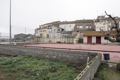 Vista de la pista poliesportiva de Massoteres.