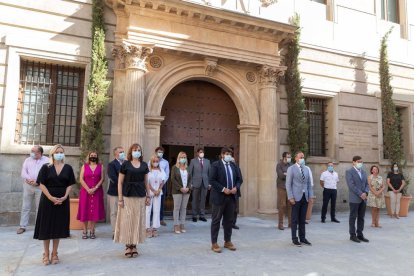 Minut de silenci del Govern murcià pel crim masclista de dissabte a Águilas.