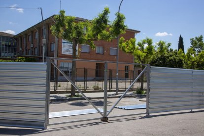 La tanca de seguretat es va instal·lar divendres passat.