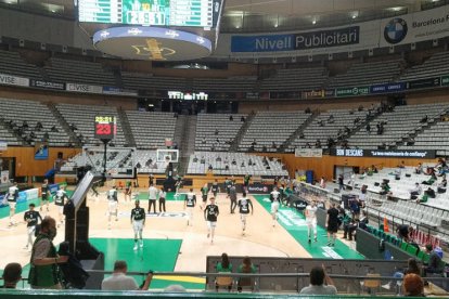 Uns 1.500 socis de la Penya van assistir ahir al duel de Eurocup.