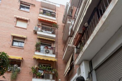 Vista de la vivienda en la que la Policía Nacional está investigando.